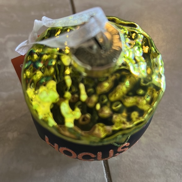 Hocus Pocus Sparkly Cauldron Ornament NWT - Picture 6 of 12